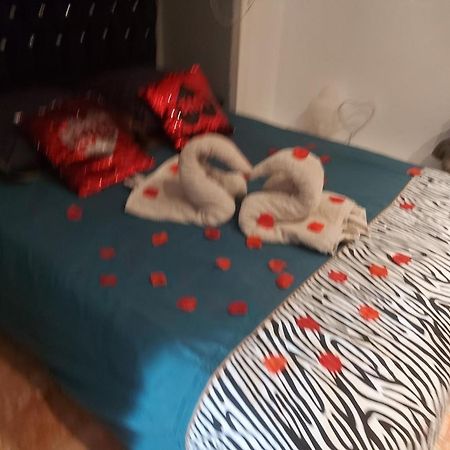 Spabyelleetlui Spa Rouge Ou Bleu 穆斯克龙 外观 照片
