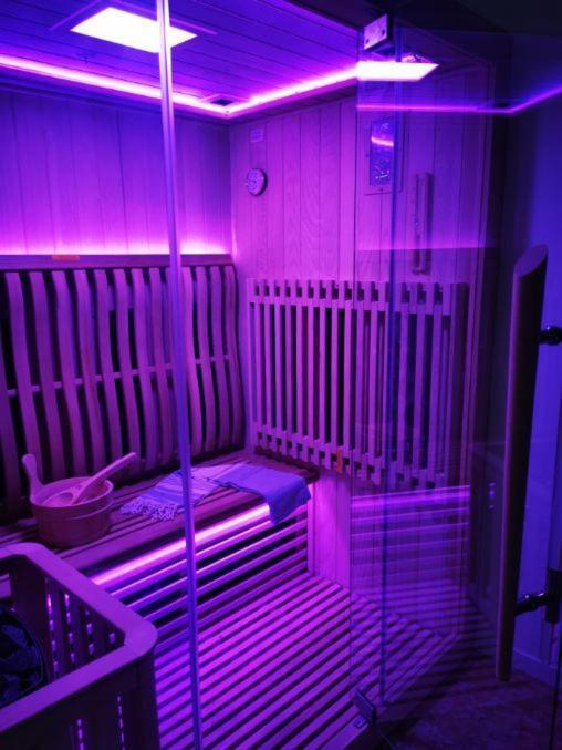 Spabyelleetlui Spa Rouge Ou Bleu 穆斯克龙 外观 照片